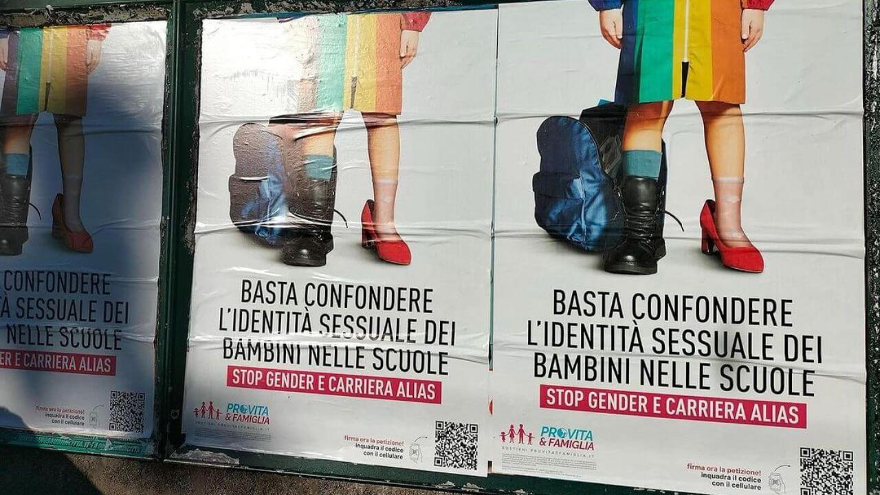 Pro Vita e Famiglia, nuovi manifesti “anti-gender” a Como e Brescia: la risposta di Arcigay