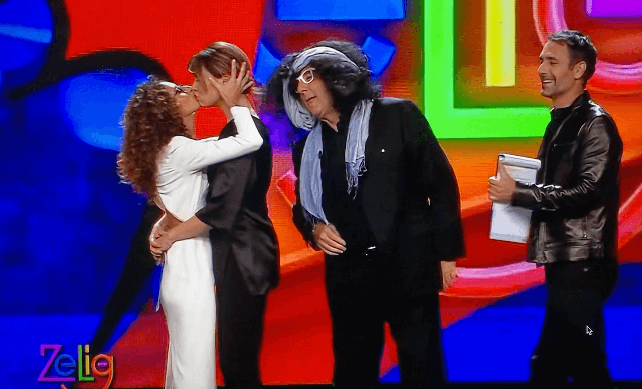 Quella volta che Teresa Mannino fece infuriare il Vaticano per un bacio a Paola Cortellesi