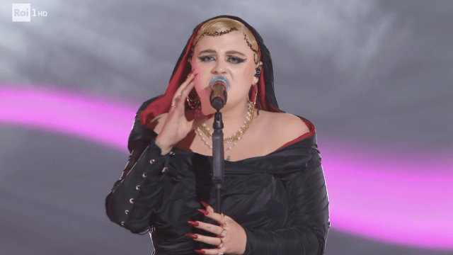 Sanremo 2024, BigMama dedica la sua esibizione alla comunità queer: "Amate liberamente, potete farlo" (VIDEO) - BigMama - Gay.it