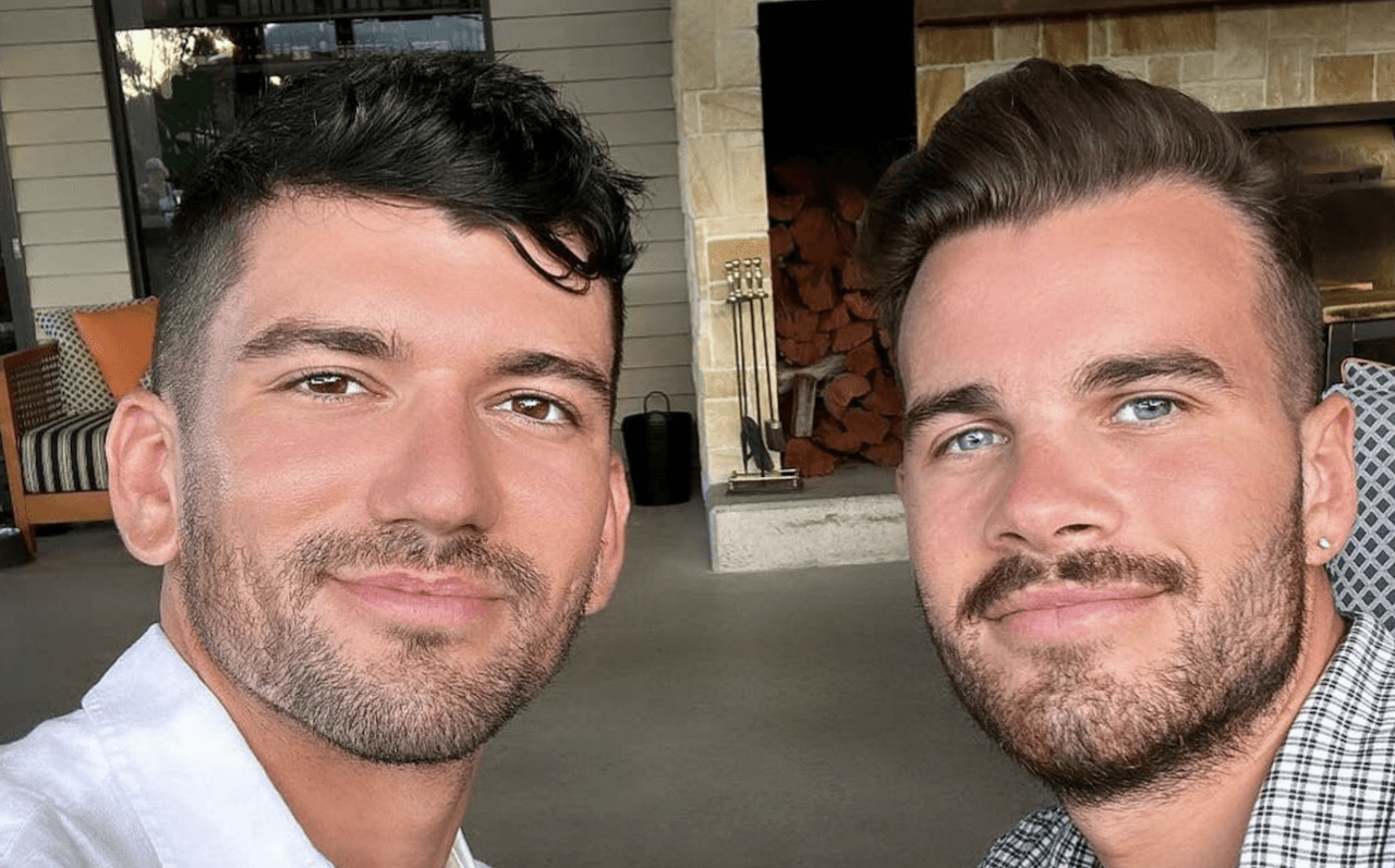 Nuovi capi d’imputazione contro l’ex poliziotto, accusato di aver ucciso il presentatore gay e il suo fidanzato