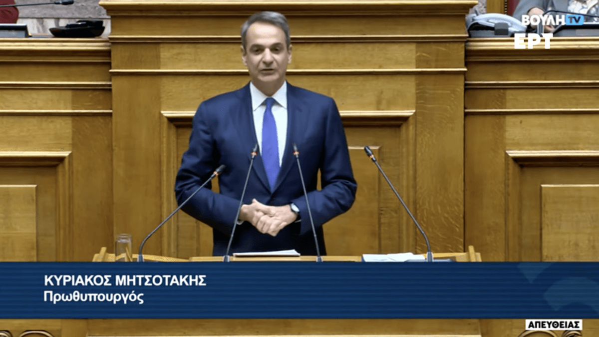 Grecia, l’accorato discorso del premier conservatore Mitsotakis prima del voto sul matrimonio egualitario (VIDEO)