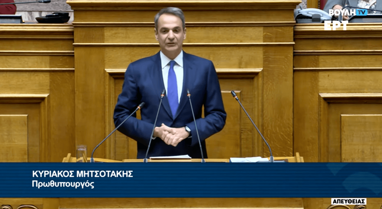 Grecia, l’accorato discorso del premier conservatore Mitsotakis prima del voto sul matrimonio egualitario (VIDEO)
