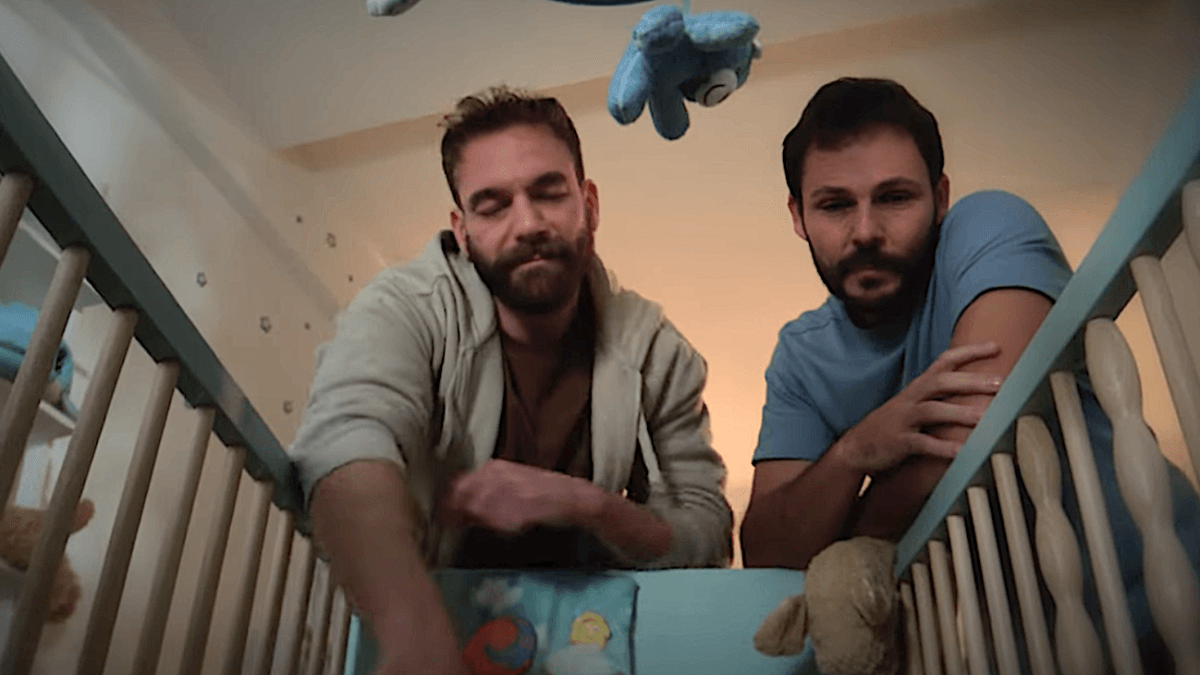 Danilo Oscar Lancini, l’europarlamentare leghista contro spot con due papà: “Ma stiamo scherzando?” – VIDEO