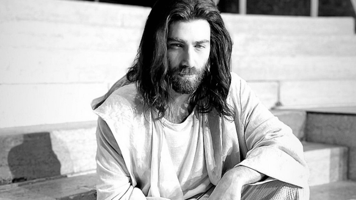 Lorenzo Licitra è Gesù in Jesus Christ Superstar, la prima foto ufficiale - Lorenzo Licitra e Gesu - Gay.it