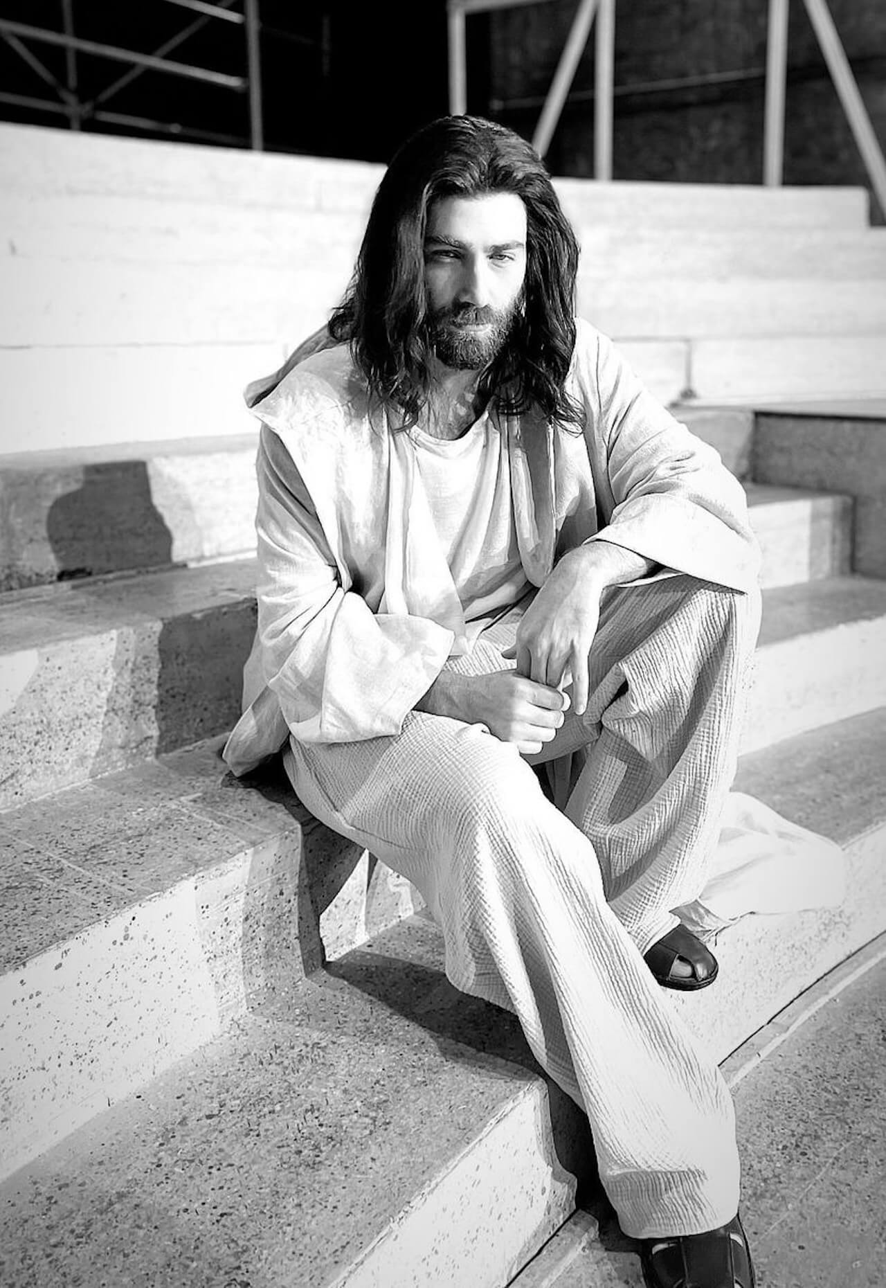 Lorenzo Licitra è Gesù in Jesus Christ Superstar, la prima foto ufficiale - Lorenzo Licitra e Gesu in Jesus Christ Superstar la prima foto ufficiale - Gay.it