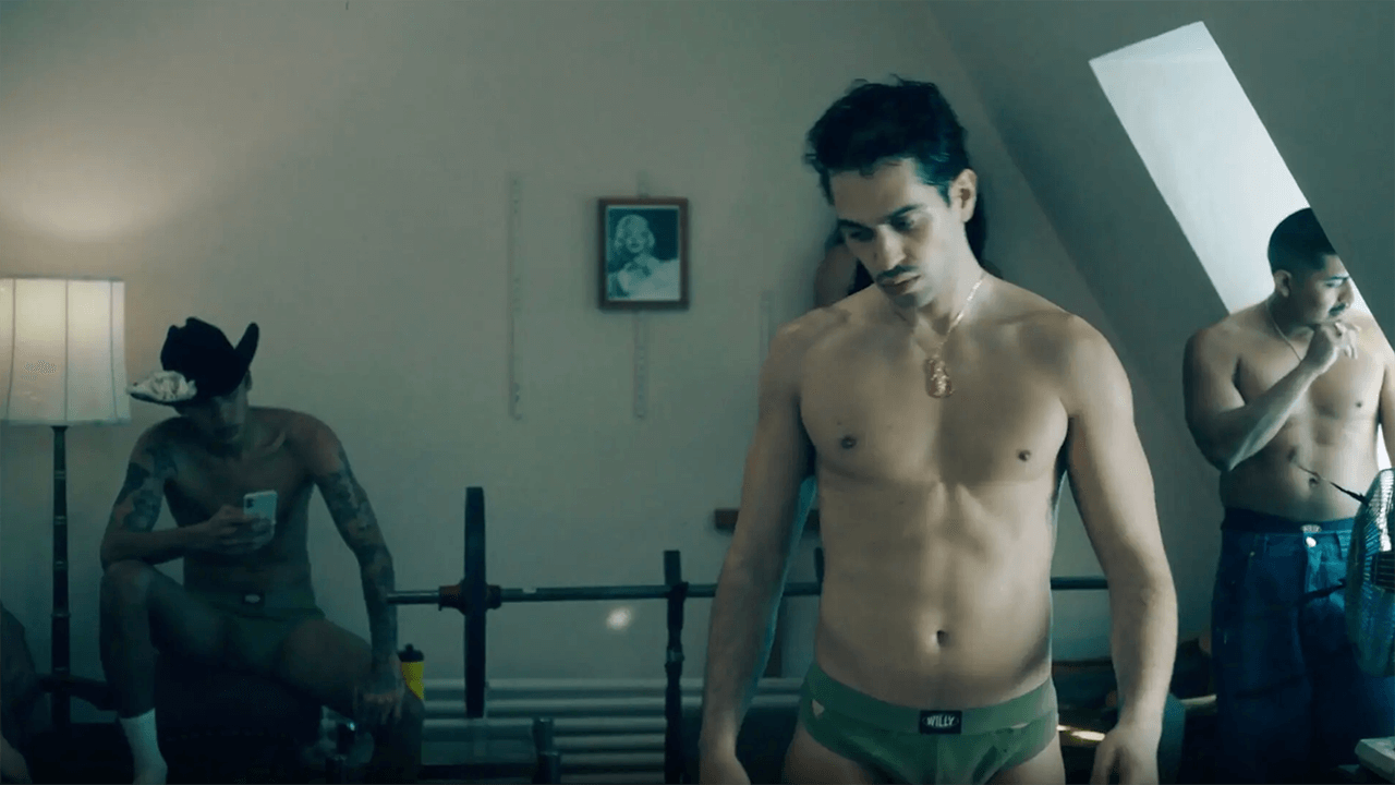 Mahmood nel corto omoerotico del designer indie Willy Chavarria