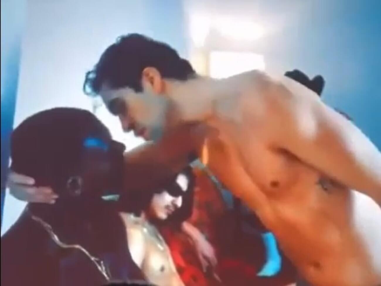 Mahmood, bacio gay