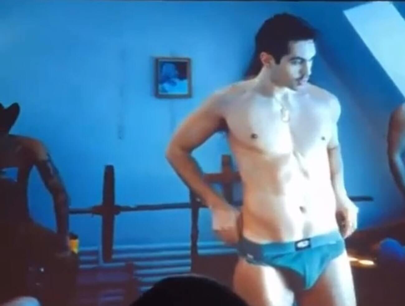 Mahmood, bacio gay
