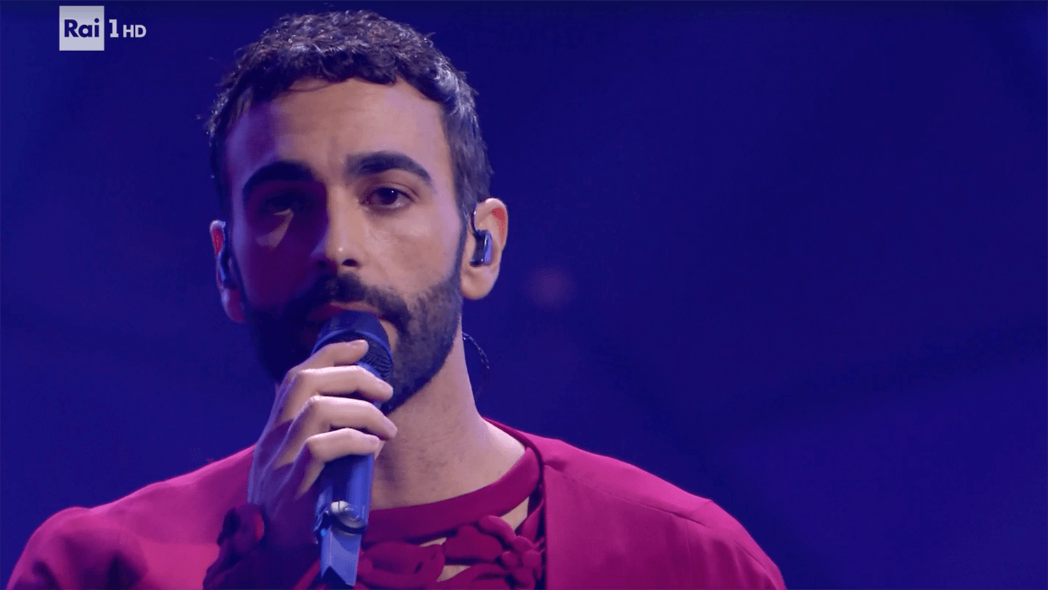 Marco Mengoni baci Gay.it