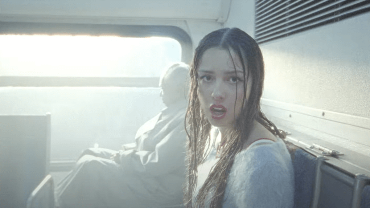 Olivia Rodrigo è la rockstar (e attivista) che meritiamo: il suo Guts Tour contro le leggi anti-aborto