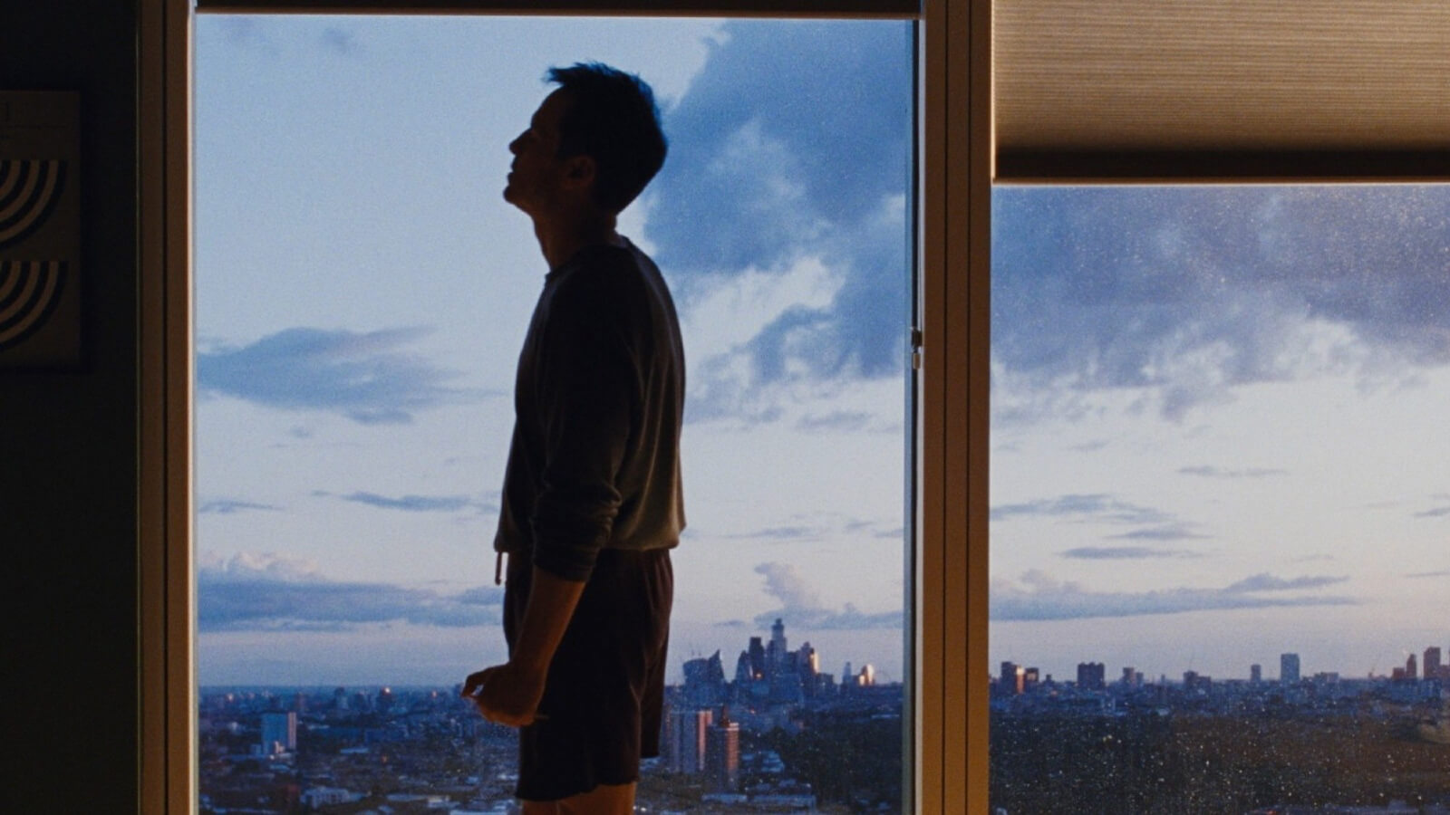“Estranei” e la solitudine queer: il film di Andrew Haigh è un sincero ritratto della depressione