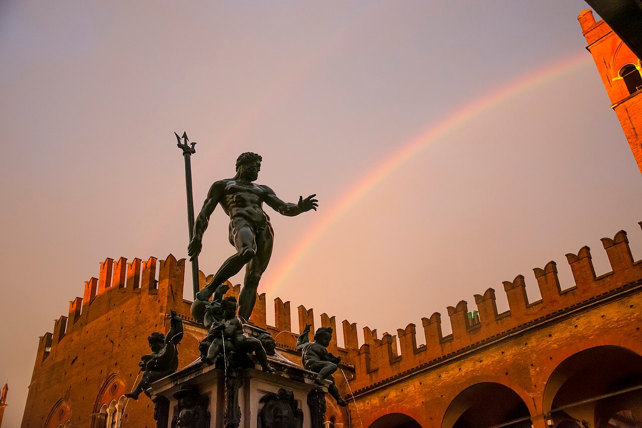 locali gay in Italia, guide e recensioni