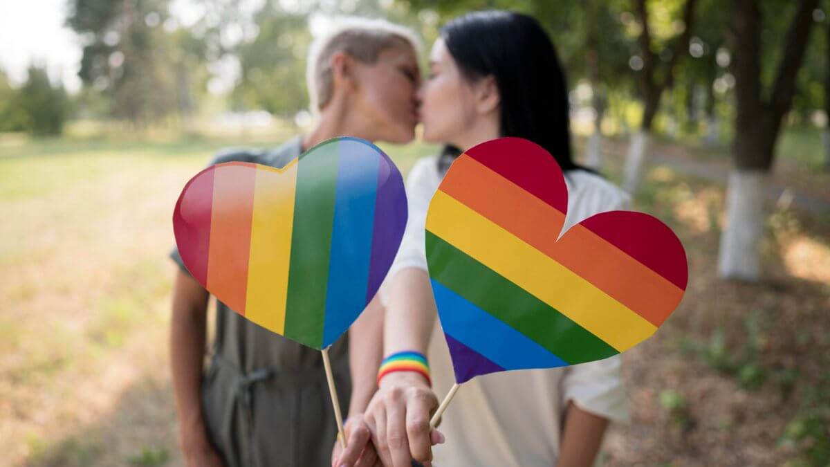 Il benessere delle coppie LGBTIAQ+, un tema su cui nessuno indaga: il questionario a cui partecipare