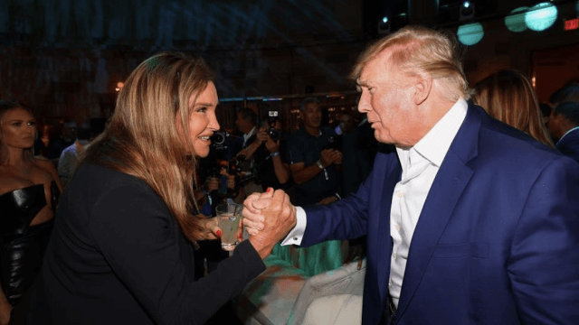 Trumpiana di ferro, Caitlyn Jenner scrive al presidente USA perché con la modifica di genere sul passaporto "non posso più viaggiare" - Caitlyn Jenner 2 - Gay.it