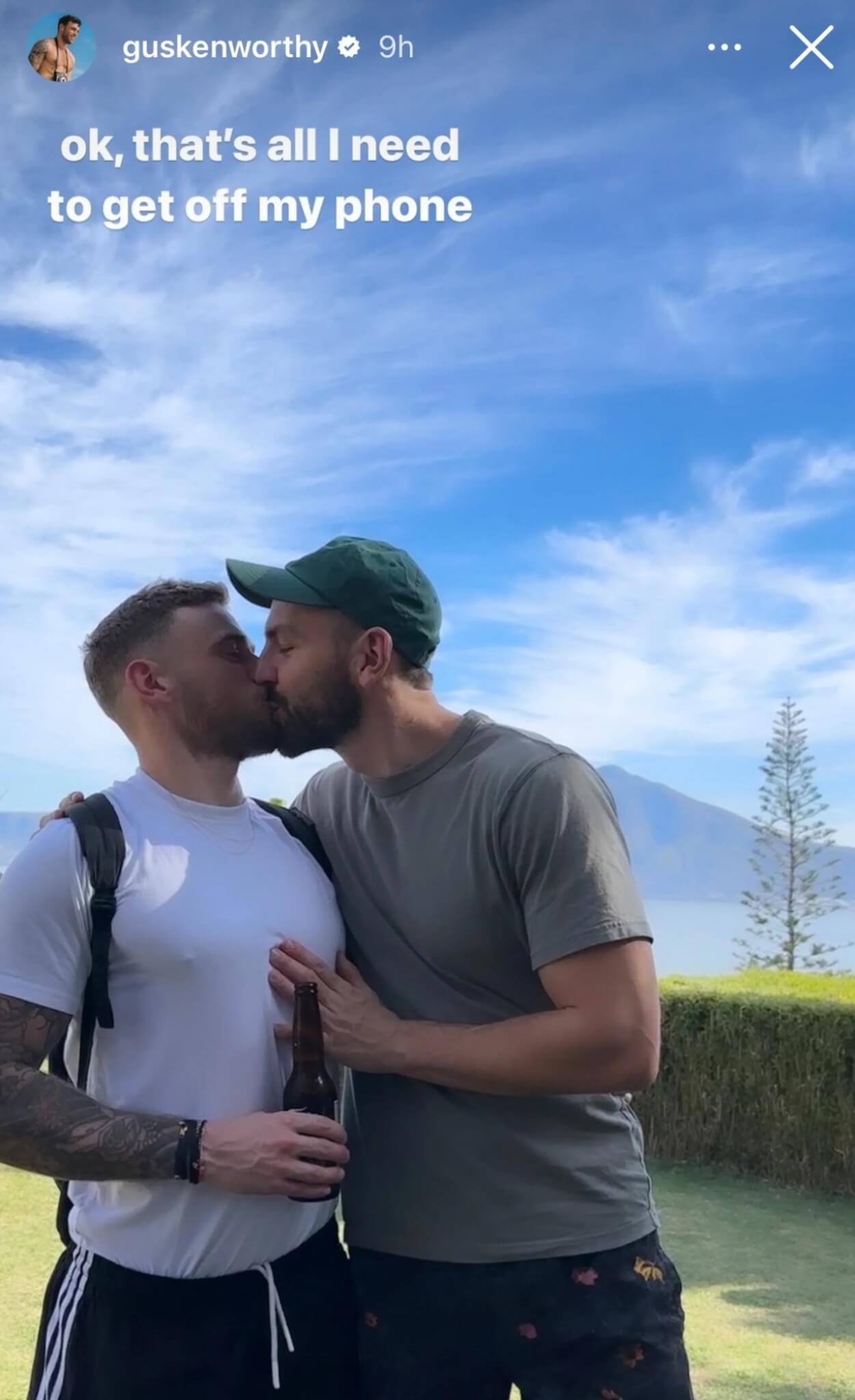 Gus Kenworthy a sorpresa, torna a gareggiare e sogna le Olimpiadi di Milano Cortina 2026 - Gus Kenworthy e Tyler Green 4 - Gay.it