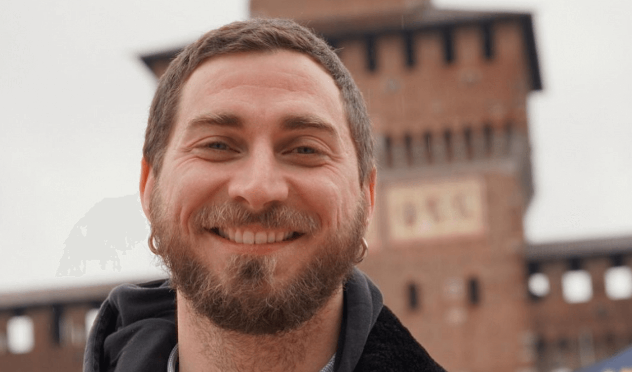 Milano, il consigliere comunale Michele Albiani denuncia per stalking attivista LGBT: “3 anni di inferno”
