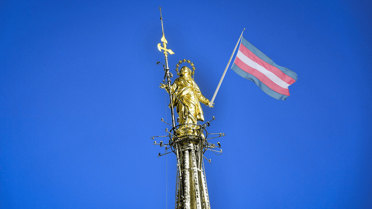 Milano, dal 2025 le persone trans potranno richiedere l'”identità alias” per gli abbonamenti dei mezzi pubblici