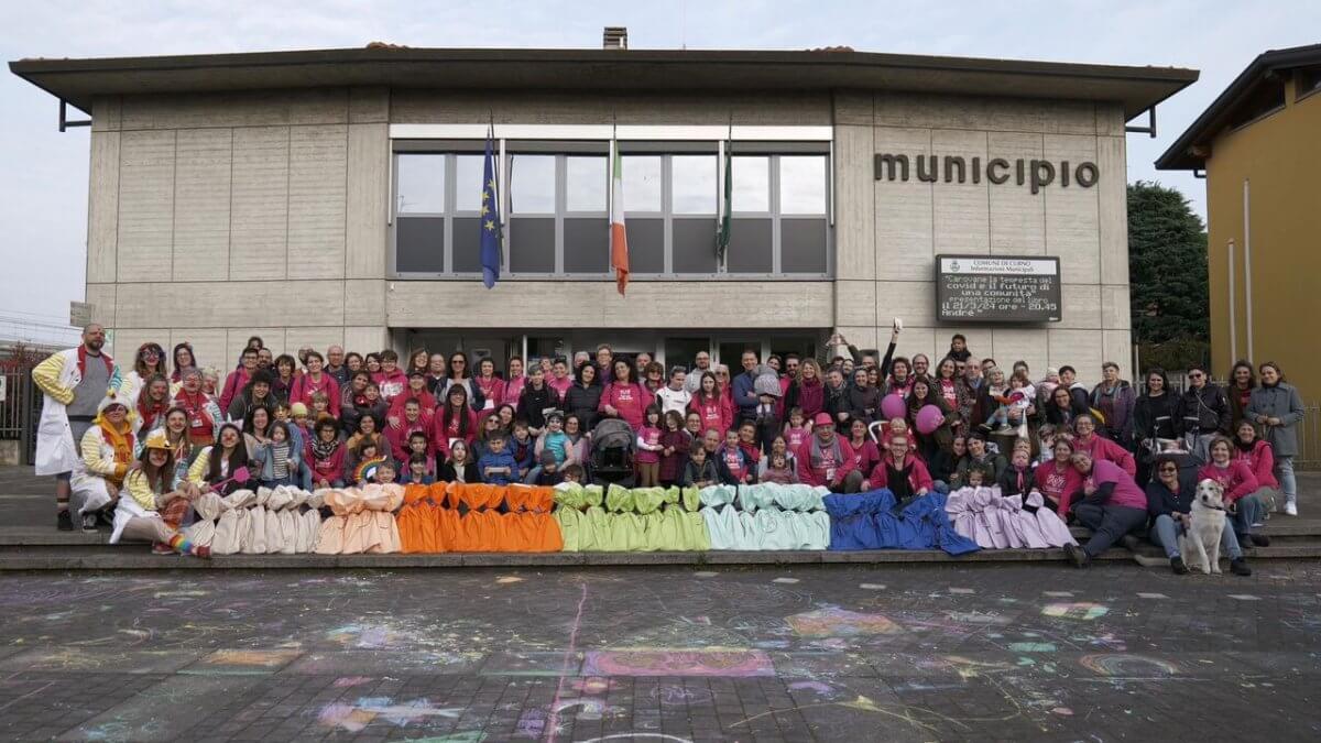 Il camper itinerante di Famiglie Arcobaleno ha fatto tappa a Curno: il resoconto della giornata