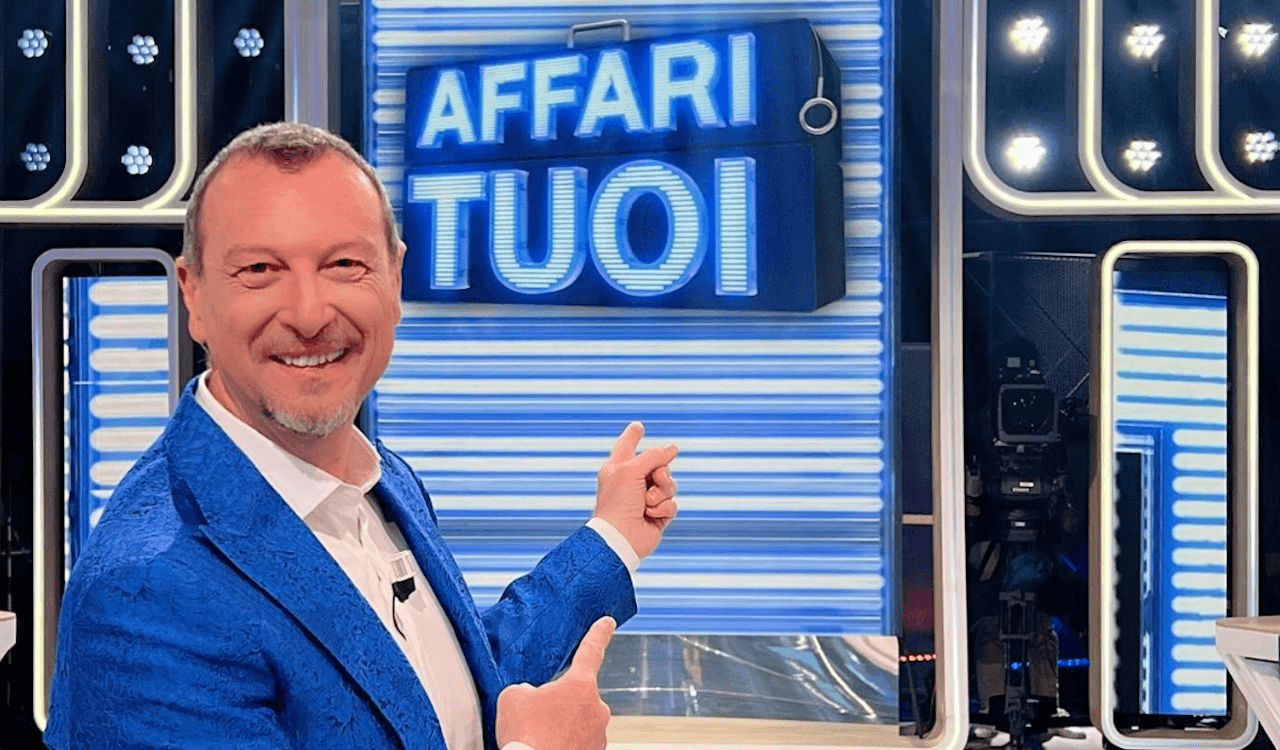 Amadeus in fuga dalla Rai perché stanco delle pressioni. Volevano imporgli Povia a Sanremo
