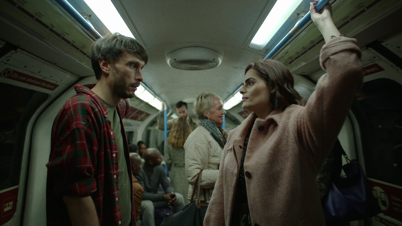 Baby Reindeer, Nava Mau e la rappresentazione trans nella nuova serie crime Netflix di cui tuttə parlano - Baby Reindeer n S1 E2 00 19 49 14 - Gay.it