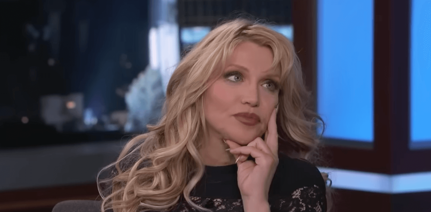 Courtney Love stronca tutte. Parole di fuoco contro Taylor Swift, Madonna, Beyoncé  e Lana Del Rey
