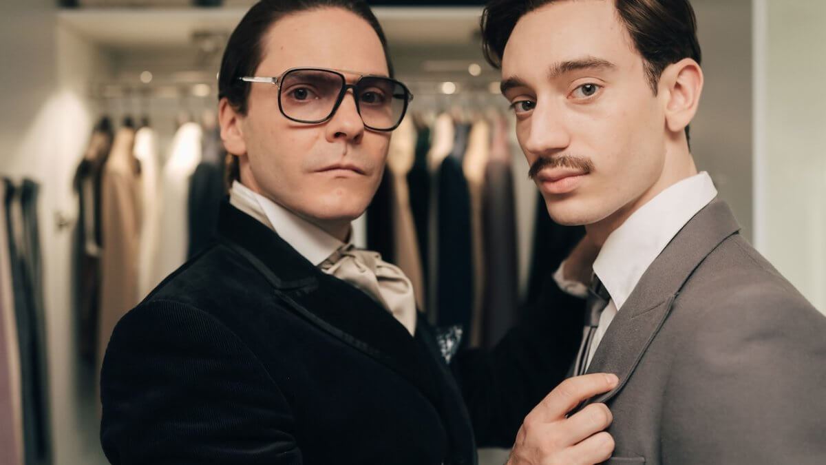 Becoming Karl Lagerfeld, il full trailer italiano racconta anche la storia d’amore con Jacques de Bascher