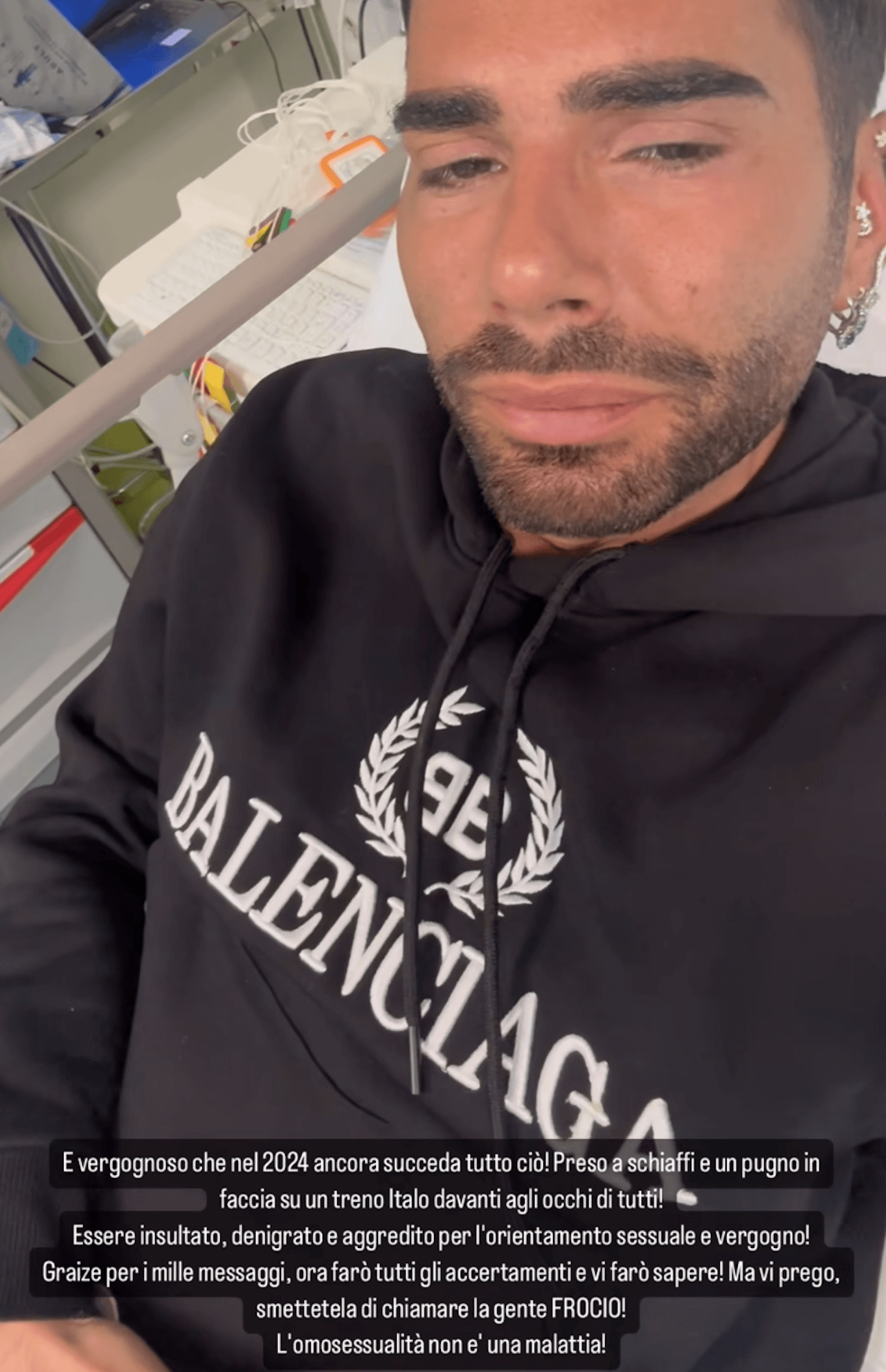 Federico Fashion Style vittima di omofobia in treno. Calci e pugni al grido "fr*cio di merd*" - Federico Fashion Style 1 - Gay.it