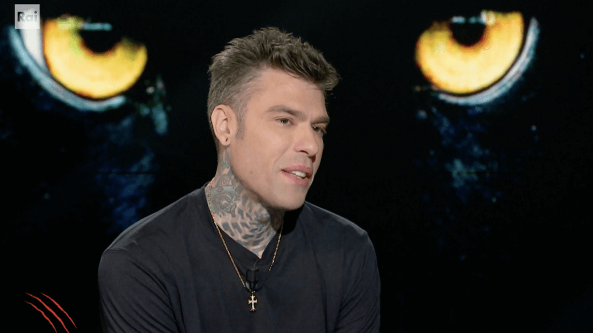 Fedez: “Se fossi gay lo direi, mai avuto esperienze omosessuali e mai provato attrazione per un uomo”