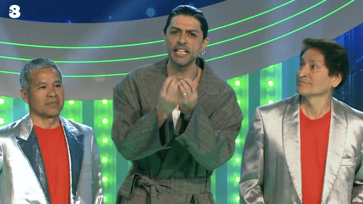 GialappaShow, Gigi è Mahmood con i ballerini cileni (VIDEO)