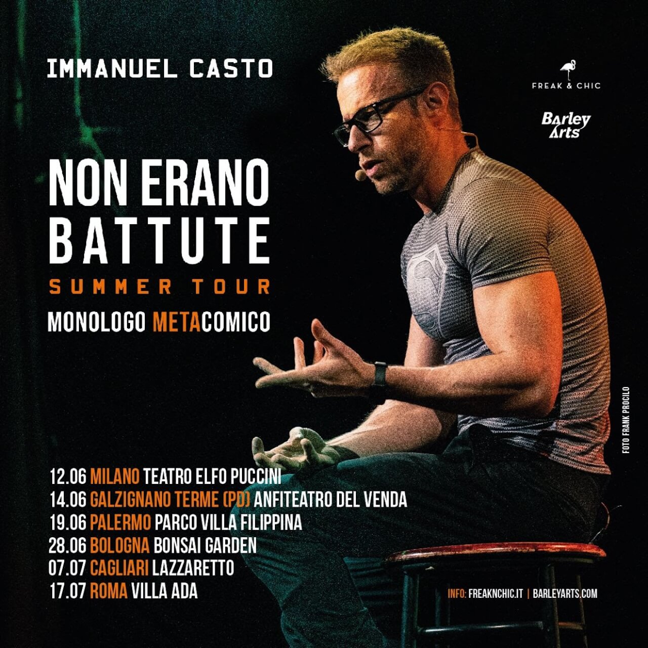 Immanuel Casto, dopo 30 sold out arriva il tour estivo XXL del monologo meta-comico "Non erano Battute" - IMMANUEL CASTO - Gay.it