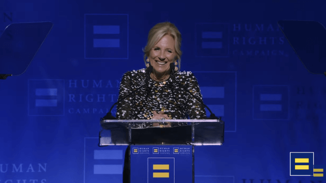 Jill Biden: "Donald Trump è pericoloso per la comunità LGBTQ+ e per gli Stati Uniti" - Jill Biden - Gay.it