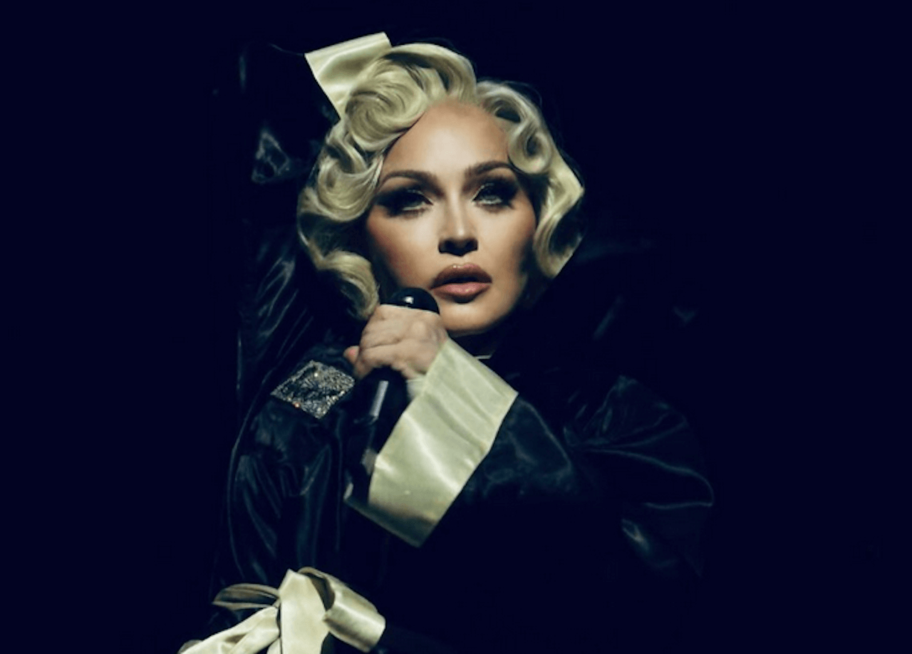 Madonna omaggia le vittime del Pulse: "Tutti noi contribuiamo ai crimini di odio, perché tutti discriminiamo" - Madonna 1 - Gay.it
