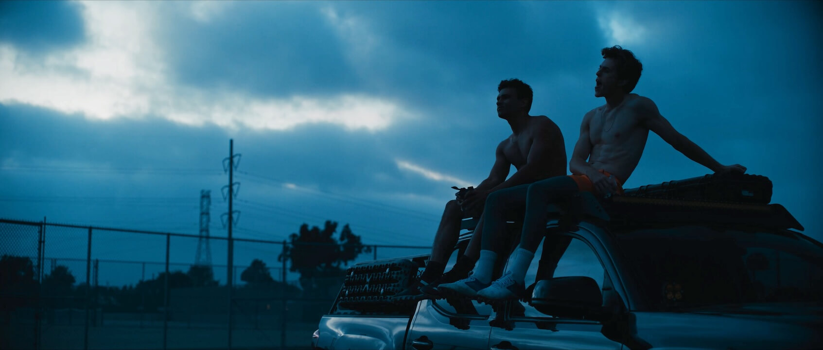 Riley, recensione. Essere un atleta gay. Il potente coming-of-age autobiografico di Benjamin Howard - OFF Riley 02 CourtesyofWindsorFilmCompany - Gay.it