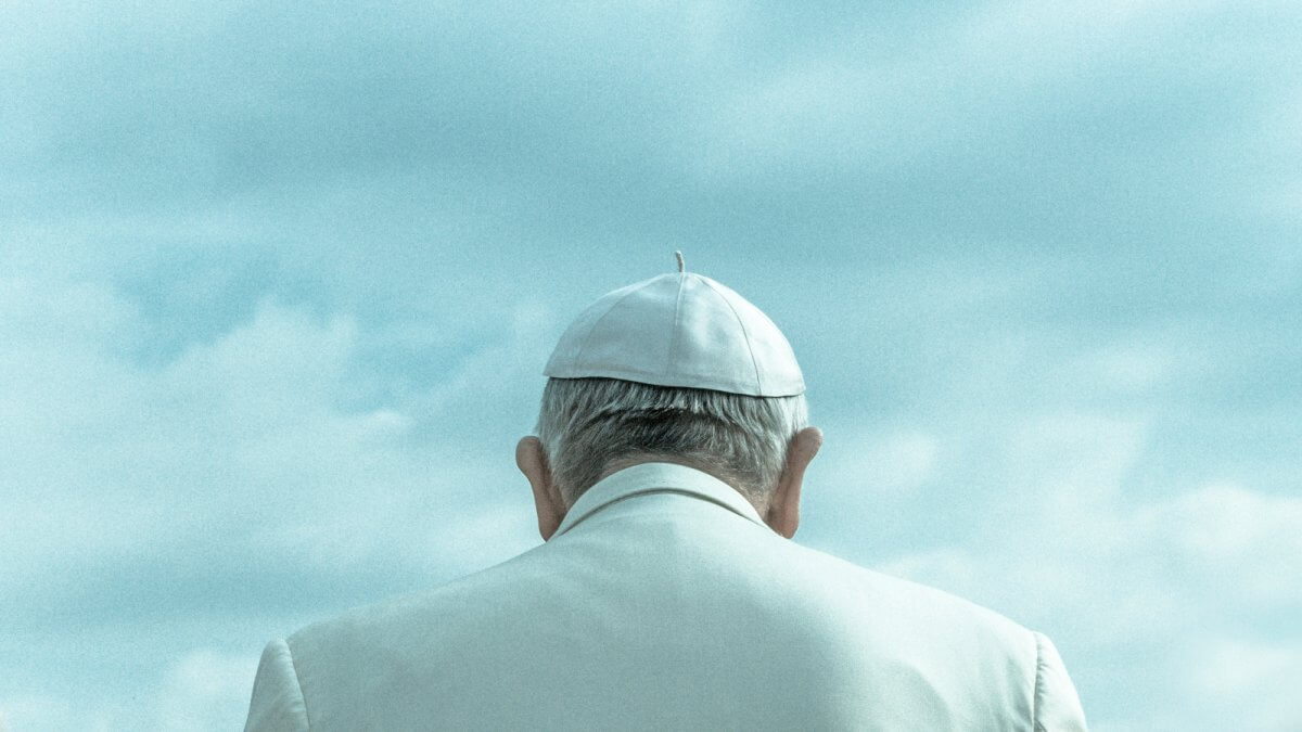 Papa Francesco e l’attacco ai seminaristi gay, le reazioni della comunità LGBTQIA+ italiana