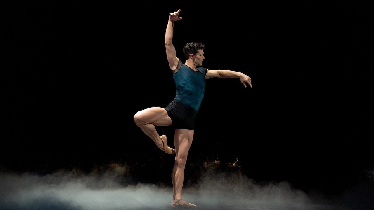 I film LGBTQIA+ della settimana 29 aprile/5 maggio tra tv generalista e streaming - Roberto Bolle MEDLEY ELODIE 1 ©Andrej Uspenski - Gay.it