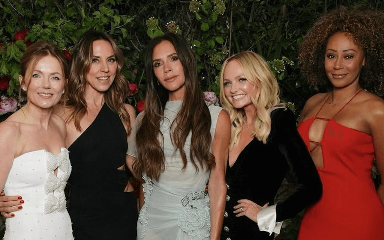 Spice Girls, è reunion per i 50 anni di Victoria Beckham: “L’amicizia non finisce mai” (foto e video)