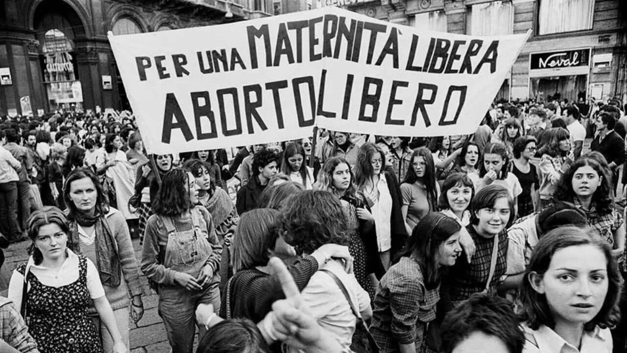 L’interruzione di gravidanza torna ad essere oggetto di discussione in parlamento: dovevamo svegliarci prima?