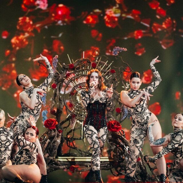 Eurovision 2024, Angelina Mango show alle prove ufficiali tra ballerine e fiamme. FOTO e VIDEO