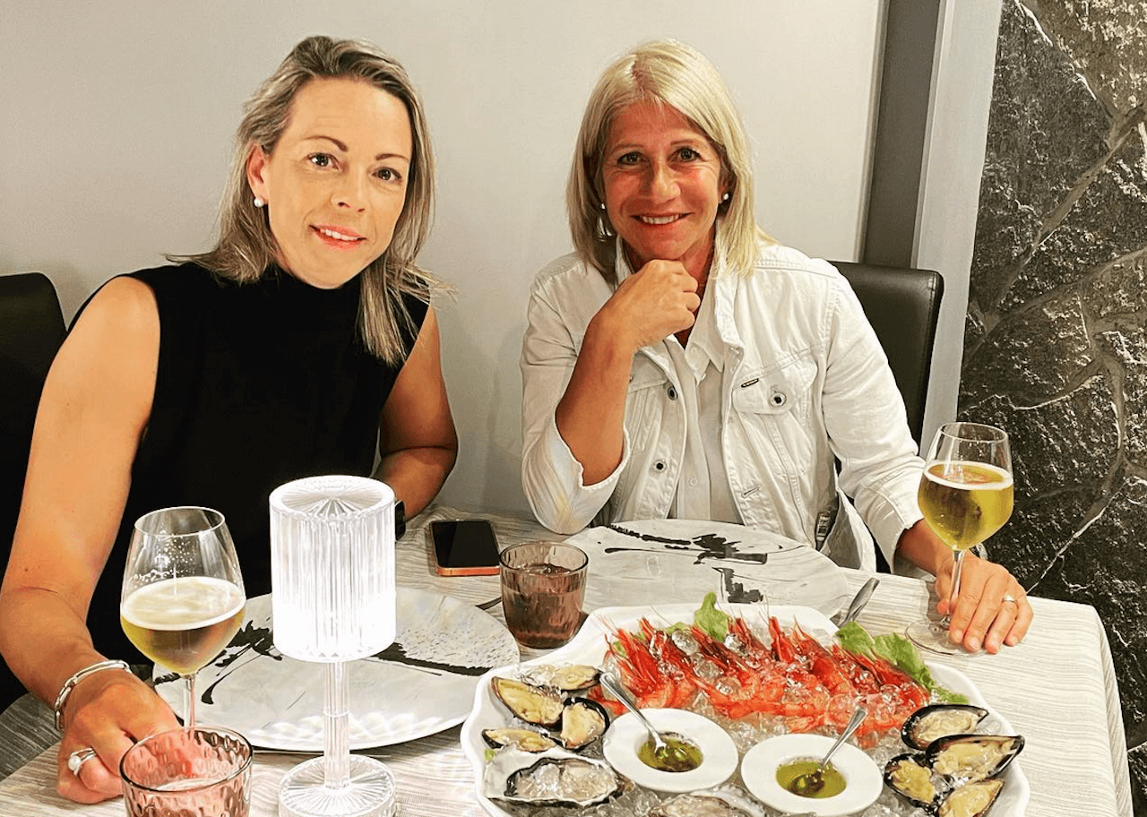 Europee 2024, intervista a Carolina Morace (M5S): "Pace e diritti, sì alla GPA regolamentata. Atlete trans? È difficile" - Carolina Morace e Nicola - Gay.it
