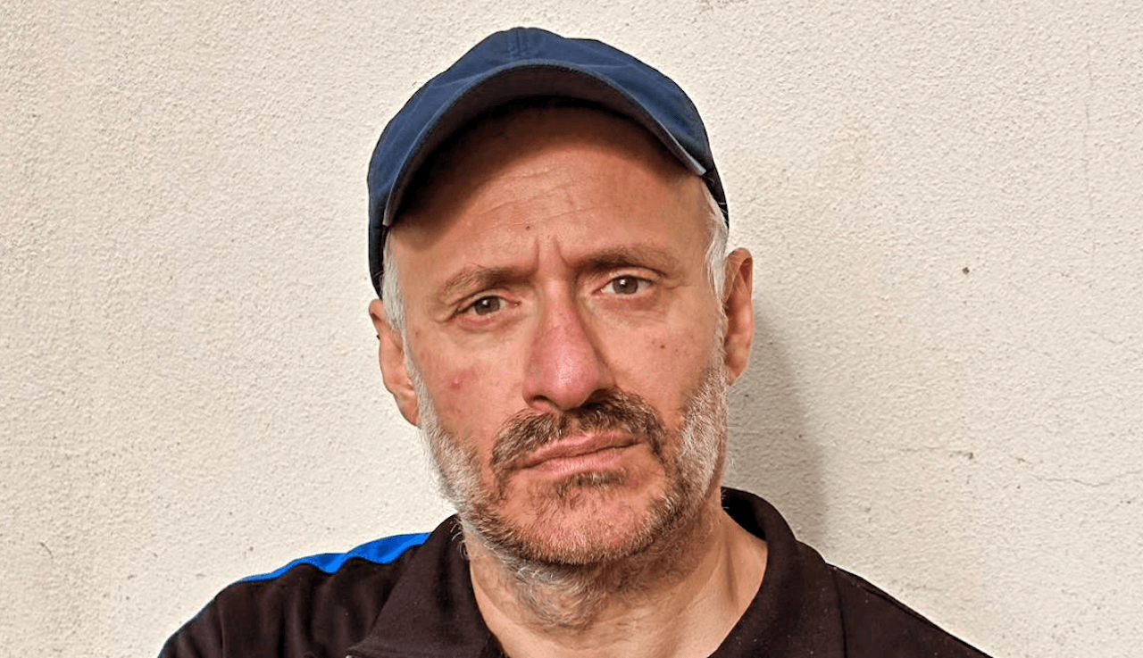 Luca Paladini insultato da consigliere leghista in aula: “Pezzo di m*rda”. Poi l’aula approva la mozione transfobica (VIDEO)