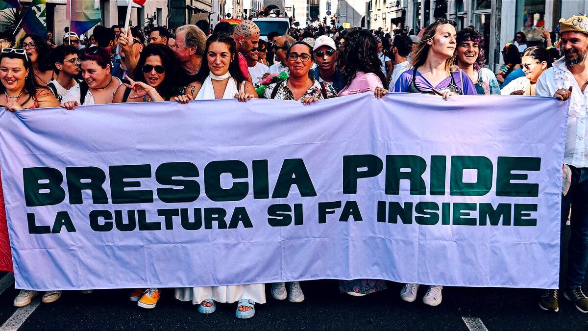 TRIXES Grande Bandiera Arcobaleno LGBT 150x90 Cm – Resistente E Impermeabile Per Festival E Pride - 3