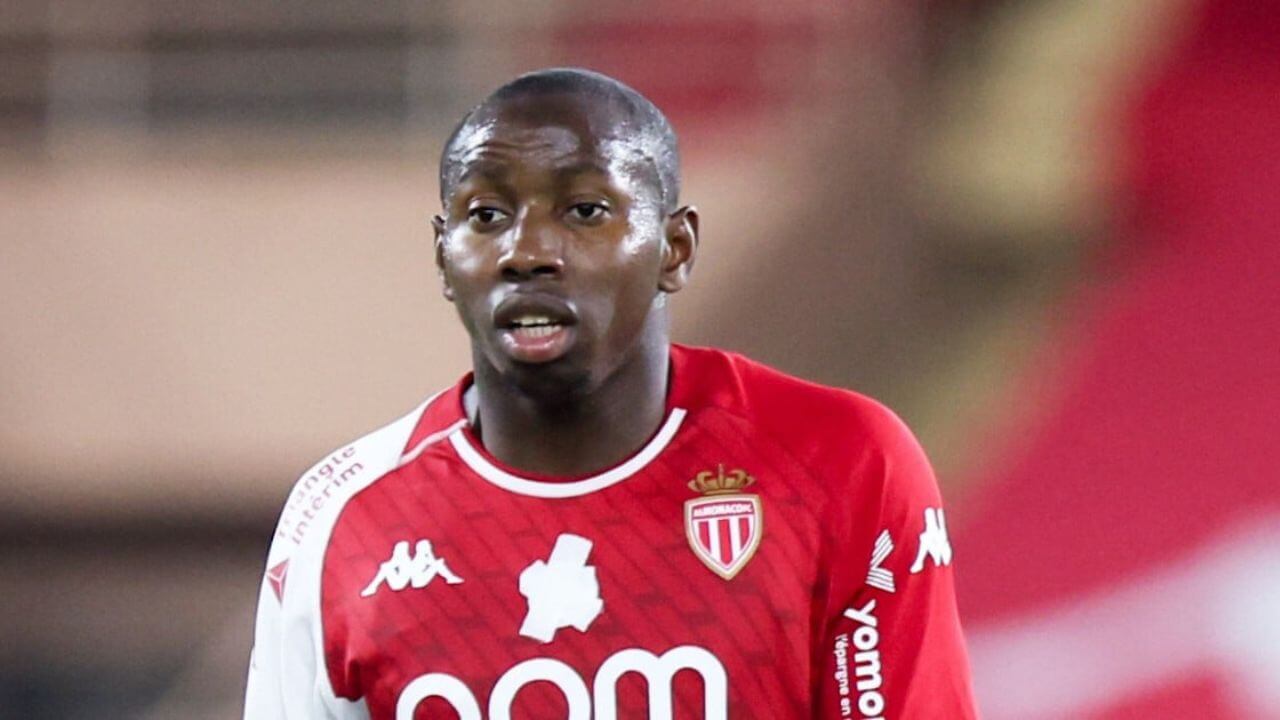 Il centrocampista Mohamed Camara squalificato dopo aver coperto il logo della campagna anti-omofobia della Federcalcio francese