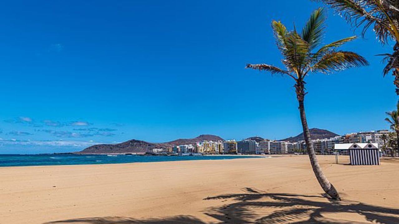 Gran Canaria: paradiso tutto da scoprire tra escursioni, diving e yoga sulla spiaggia