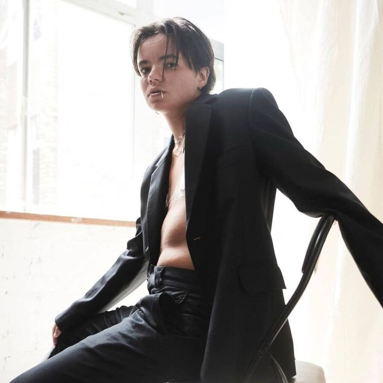 zoe terakes, attori trans non binary hollywood