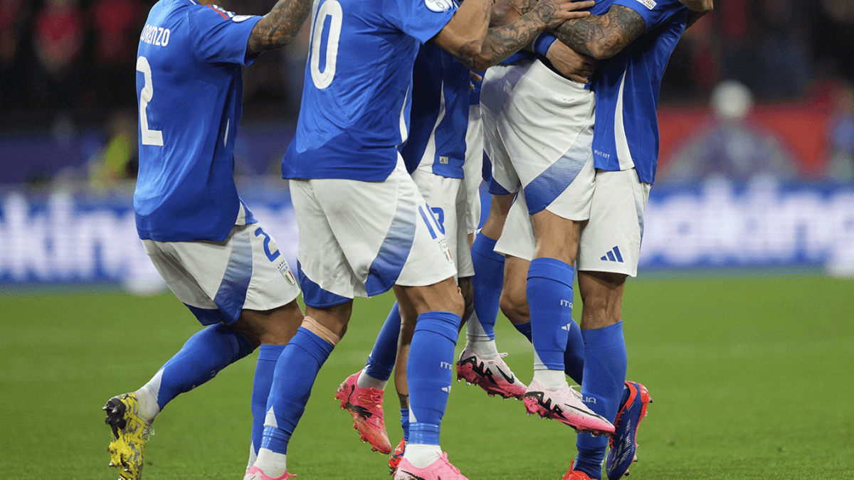 “Uno o due calciatori gay nella Nazionale italiana agli Europei di Germania 2024”