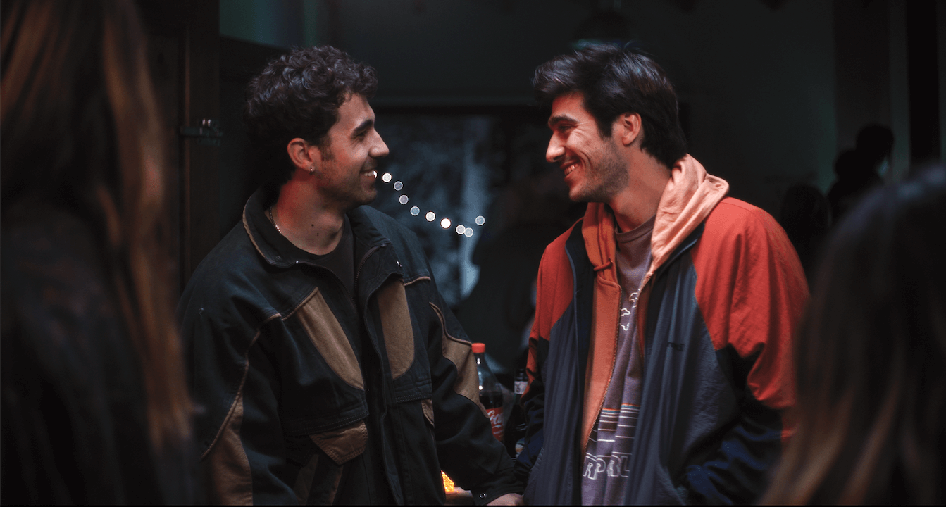 L'Amante dell'Astronauta, l'amore queer "spudoratamente felice" che abbatte limiti ed etichette - Lamante dellastronauta 03 - Gay.it