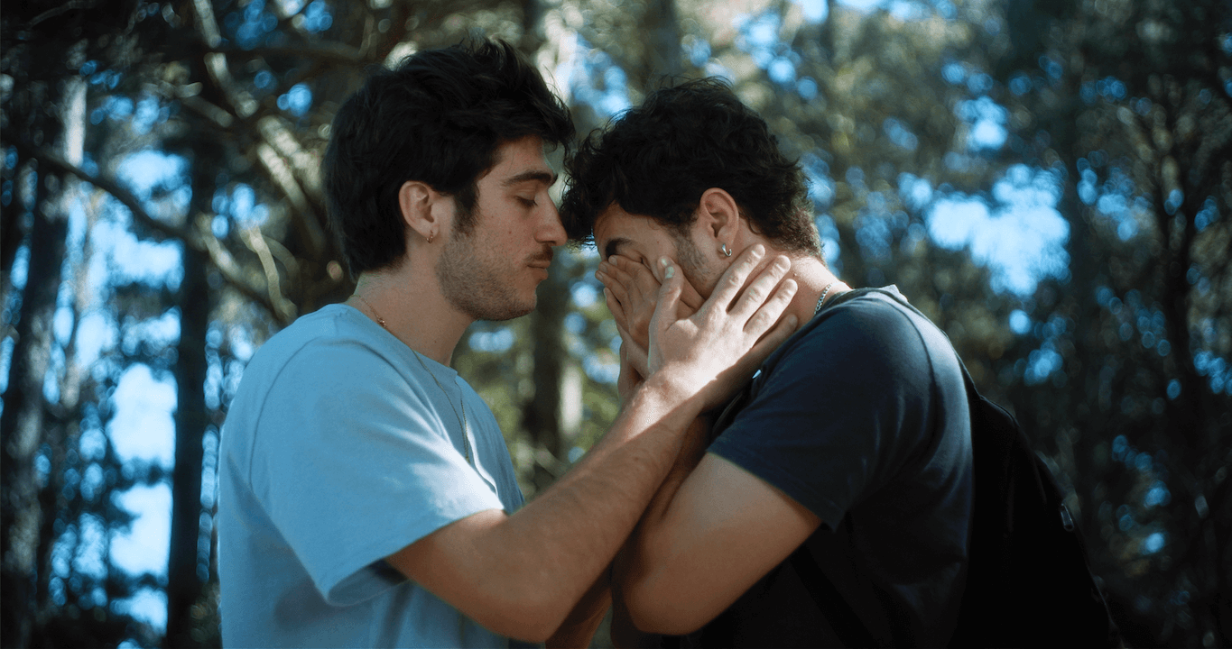 L'Amante dell'Astronauta, l'amore queer "spudoratamente felice" che abbatte limiti ed etichette - Lamante dellastronauta 04 - Gay.it