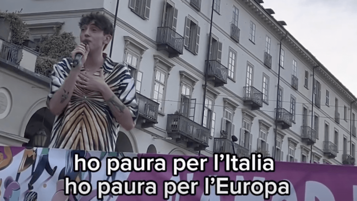 Michele Bravi replica a Papa Francesco: “Siamo cittadini che chiedono di essere rispettati” (VIDEO)