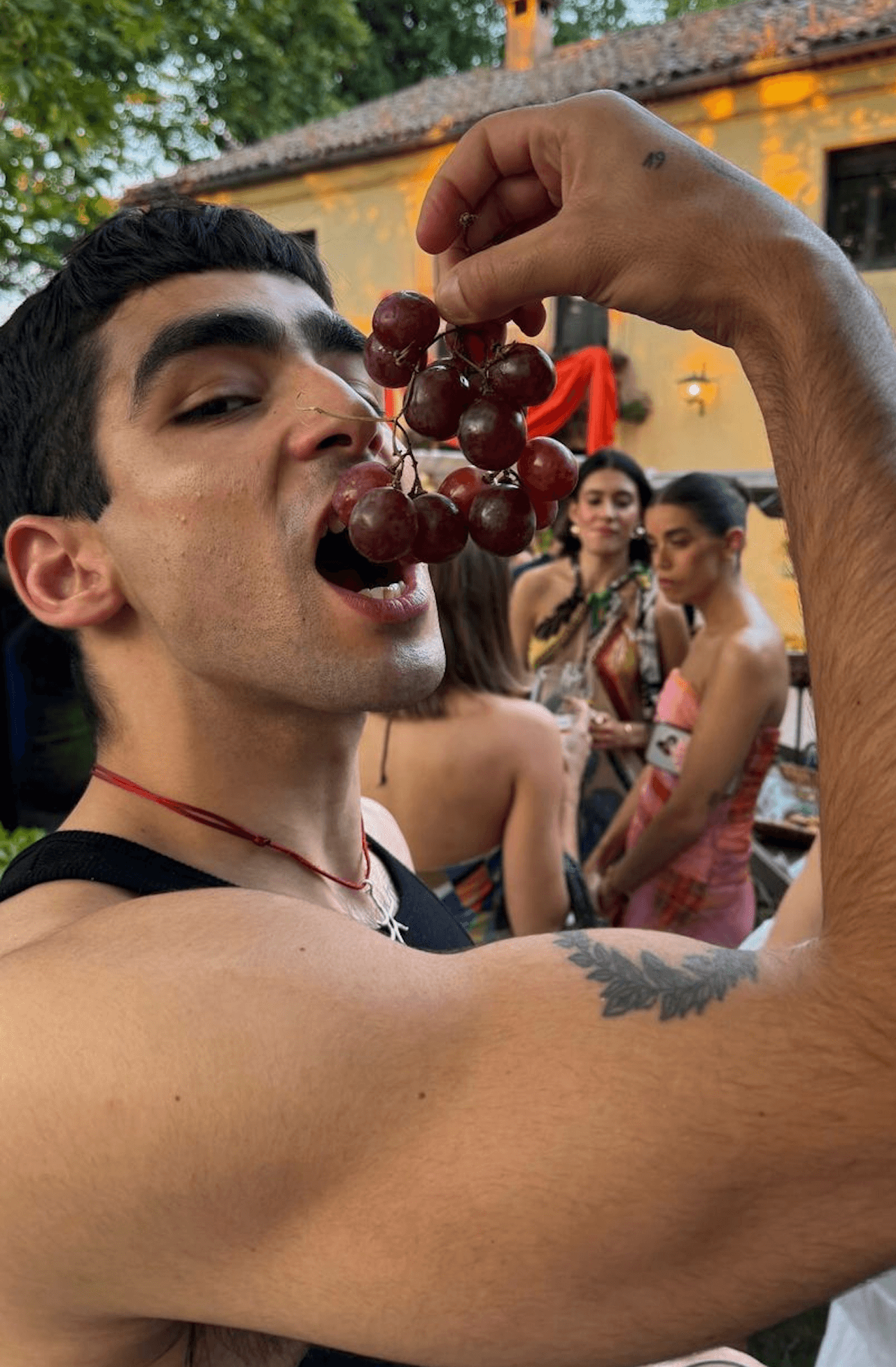 Mariliendre, Omar Ayuso è un super modello in una nuova serie queer spagnola - Omar Ayuso 1 - Gay.it