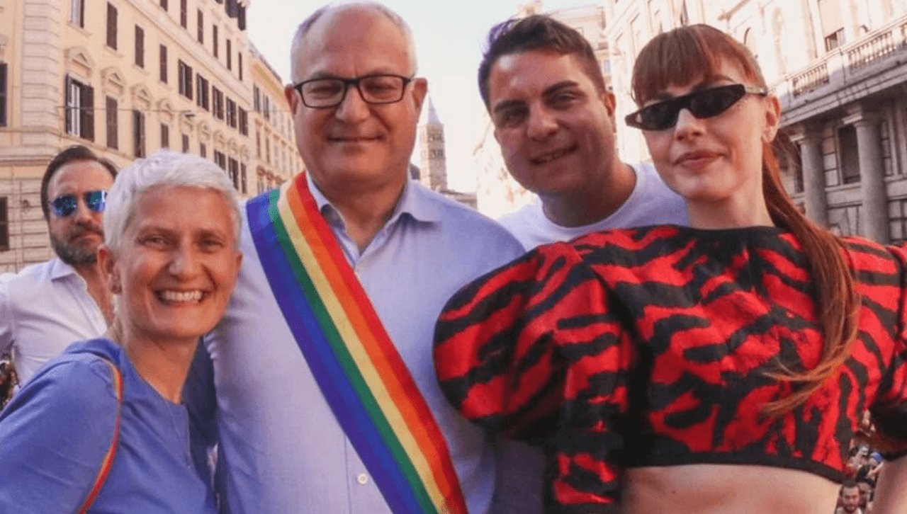 Roma, intesa sulla delibera che punisce le discriminazioni verso le persone LGBT+ con 500 euro di multa